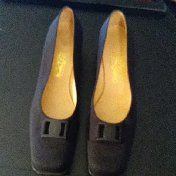 Ferragamo Shoes - SALVATORE FERRAGAMO / Re Posh Ferragamo Shoes - SALVATORE FERRAGAMO / Re Posh
